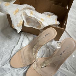 Public Desire Clear And Nude Heels Sz9