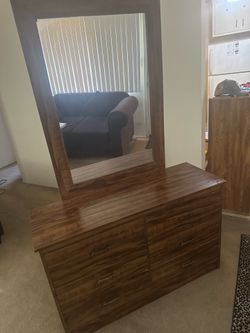 Dresser Bedroom