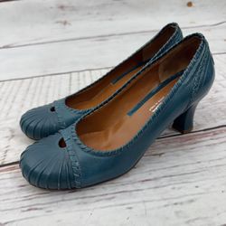 Via Spiga Women’s Blue Teal Leather Block Heel Pump Made in Italy Round Toe Sz 6