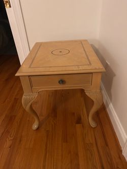 Bernhardt oak end table