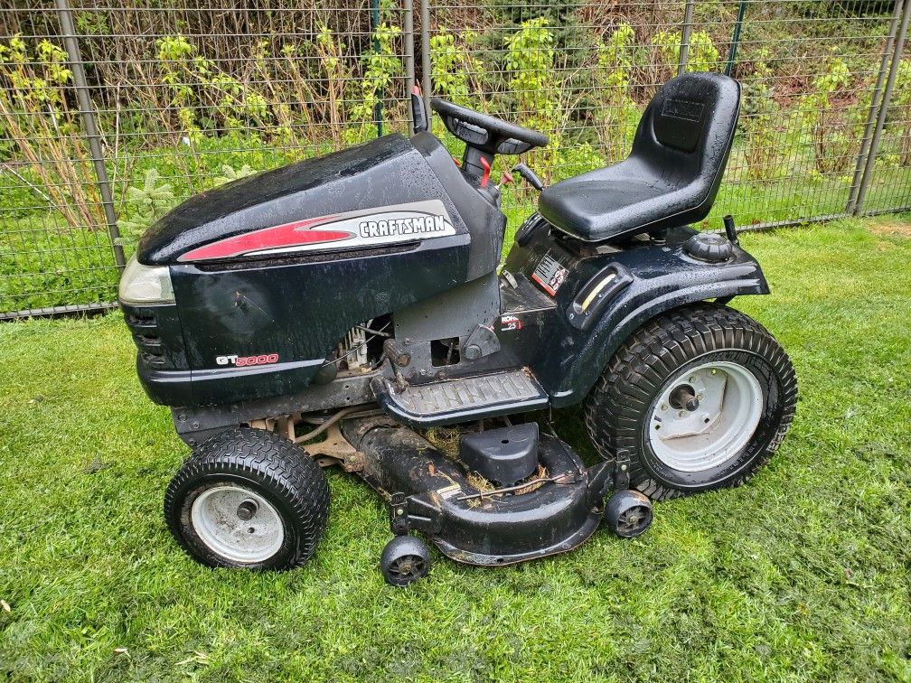 Craftsman GT5000 Riding Lawn Mower Tractor for Sale in Federal Way