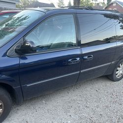 2005 Chrysler Town & Country