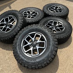 17” 2024 Jeep Wrangler Rubicon Oem Wheels Tires 