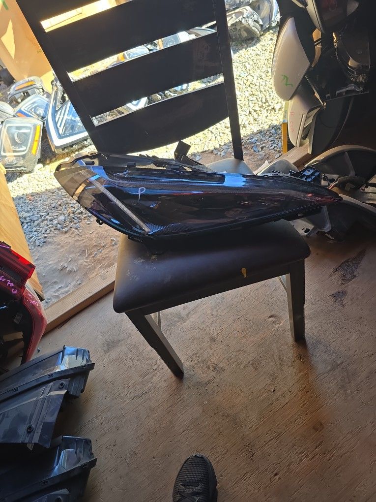 NICE | 2020 - 2023 Chevy Corvette Passenger Side RH w/AFS OPT E60 Headlight OEM