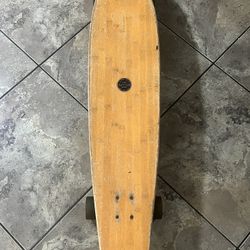 Globe Longboard Byron Bay Bamboo/Medusa  43 in Good Condition Read. This long board is in good condition with visible signs of usage. I am not a board
