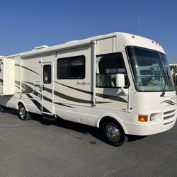 2004 National Seabreeze 32Ft 60K Orig Miles Ford V10 W/2Slides MustSee