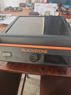 BLACKSTONE 17" ELECTRIC TABLE GRIDDLE.