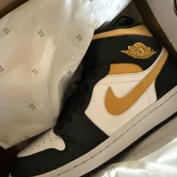 Air Jordan Mid Size 8 Brand New