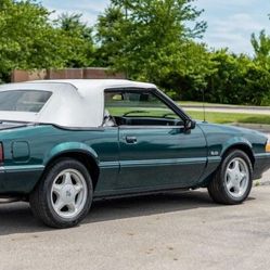 1990 Ford Mustang