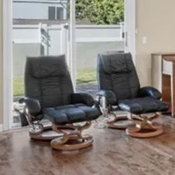 Free (2)  massage chairs /gratis (2)sillas de masaje