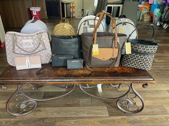 Guess mk purse diferentes precios