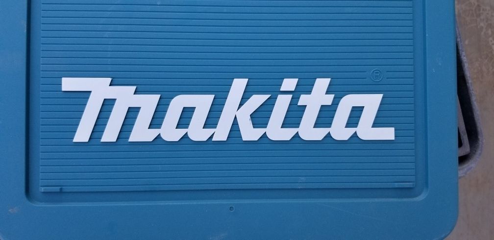 Makita Cordless Impact Driver With Extra Battery