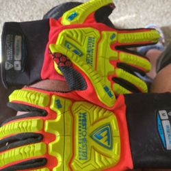 Motorcycle gloves