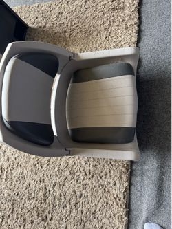 Boat seat