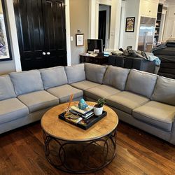 Large sectional (dimensions In Description) 
