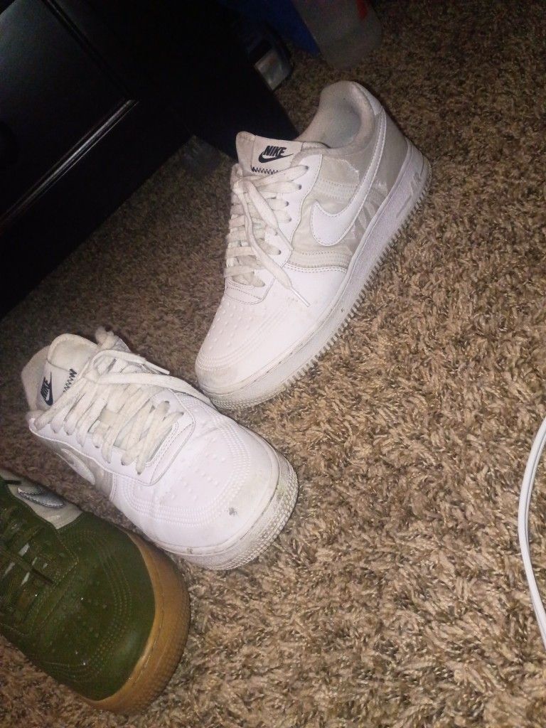 Nikes And Jordan Size 9 And 7