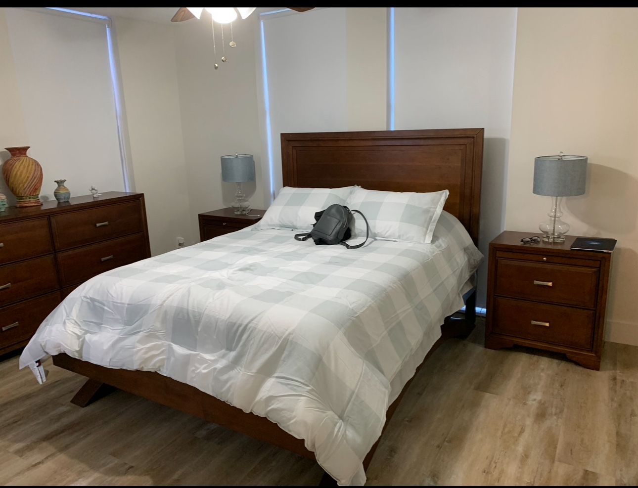 BEDROOM SET FOR SALE