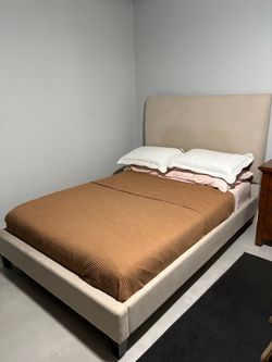 Full size bed