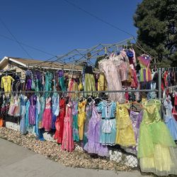 Halloween 🎃 Costumes  Not Free