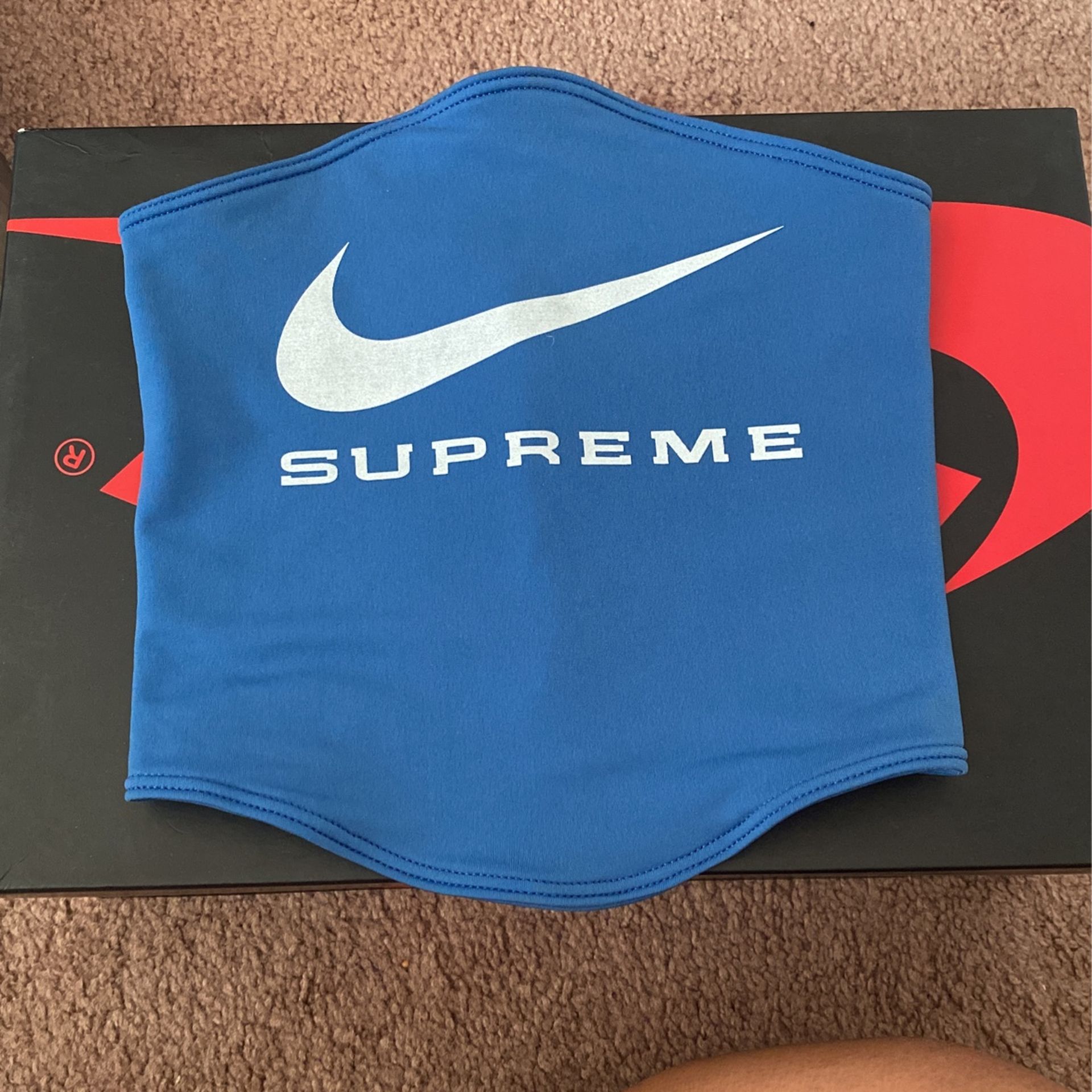 Supreme Nike neck Warmer Blue