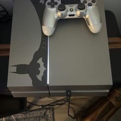PS4 Batman Edition  500 GB/ Will Trade 4 iPad Or Tablet 