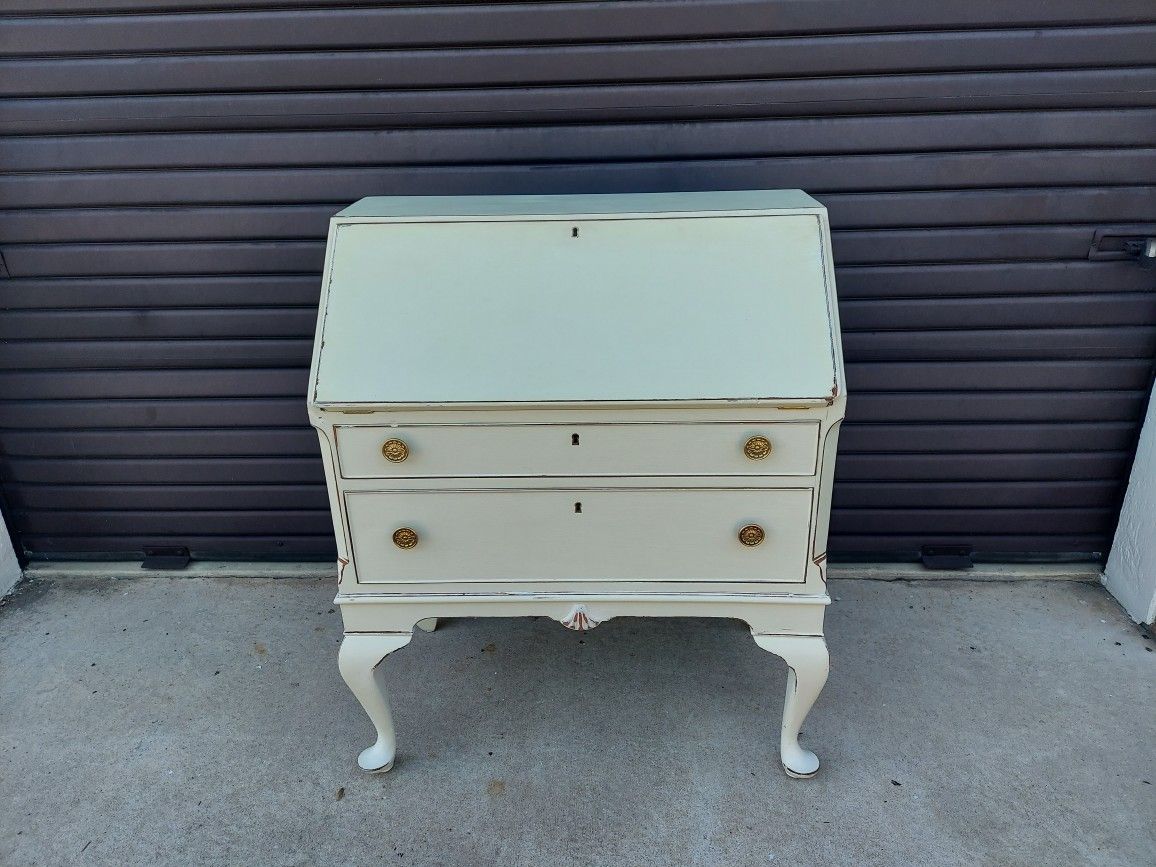 Vintage Solid Wood Queen Anne Style Drop Front Desk.