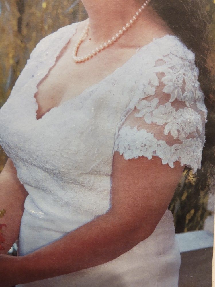 Traditional White Wedding Dress 