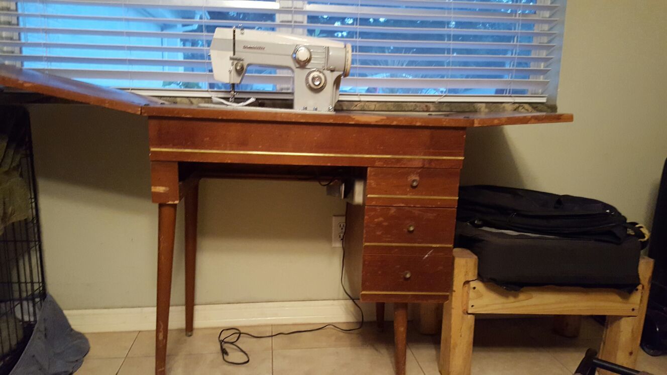 Domestic Sewing machine Model 264R for Sale in Dunedin, FL OfferUp