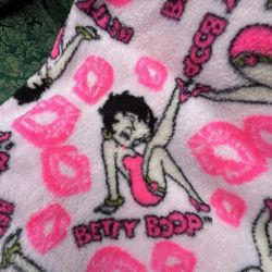 Bella Boop Blanket Pink Kisses All Over 