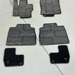 OEM Mercedes-Benz GLE W167 Floor Mats 6-Piece Set — Black 9J74