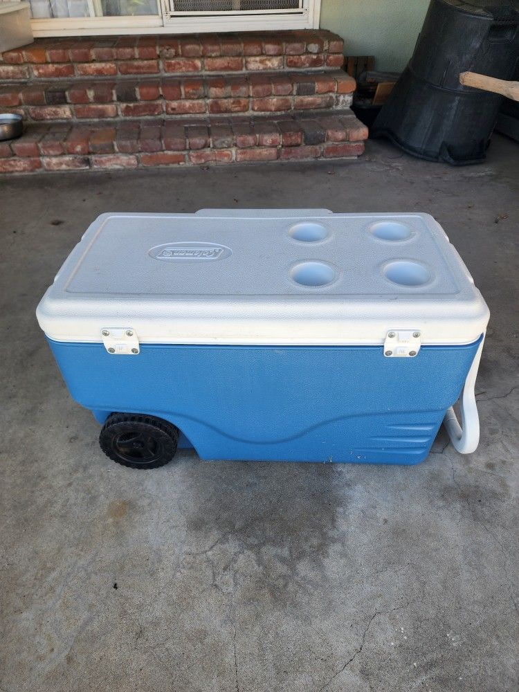 COLEMAN Heavy Duty Cooler with Wheels