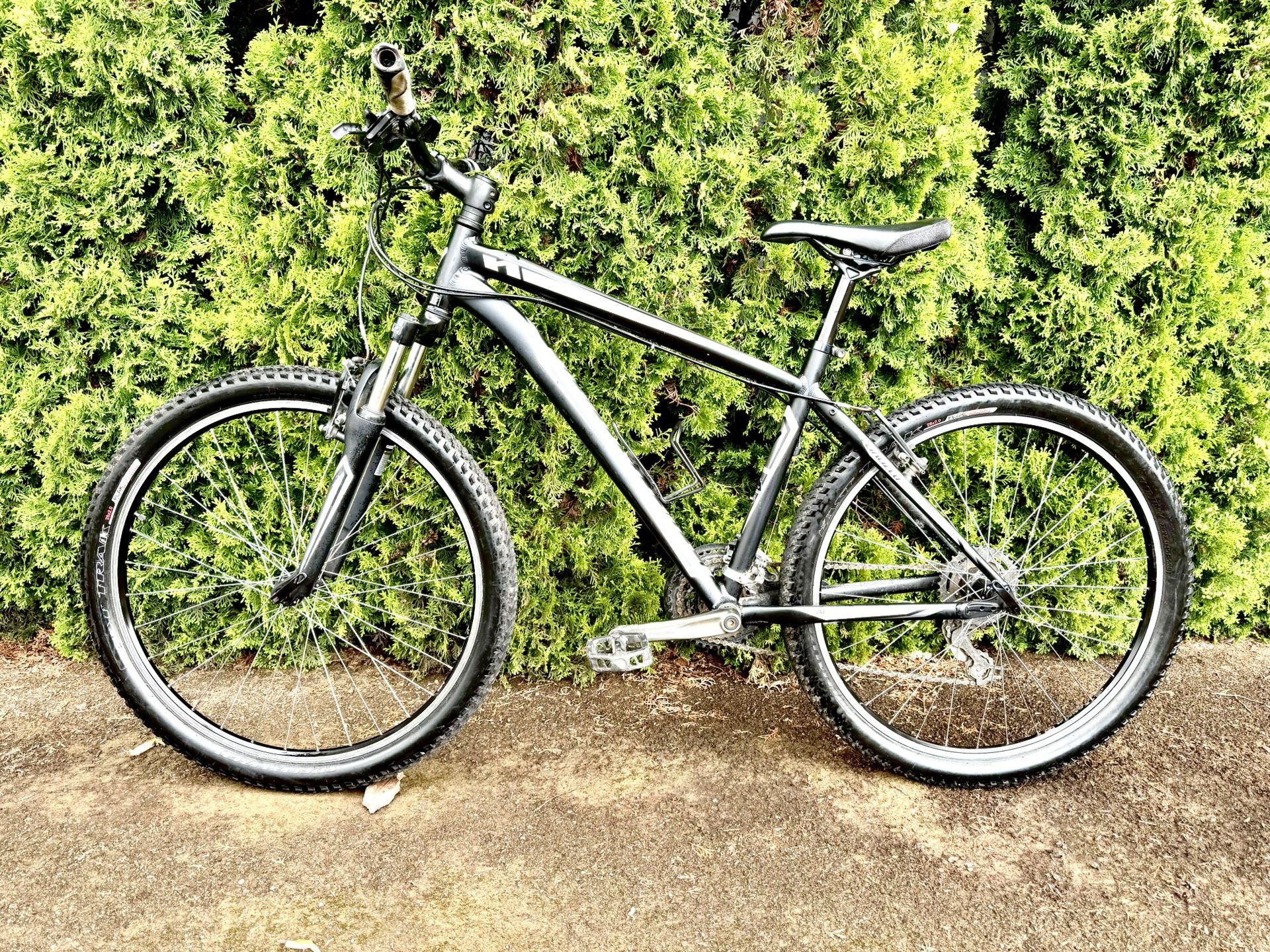Medium Specialized Mtn Bike