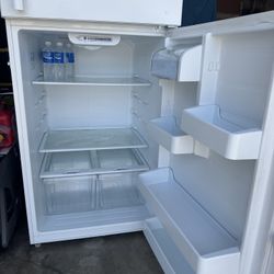 Vissani 18 Cu.ft Top Freezer And Refrigerator . Excellent 