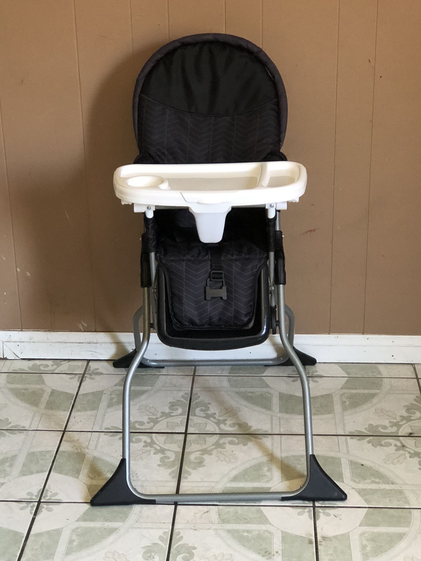 LIKE NEW COSCO BABY HIGH CHAIR!!!!