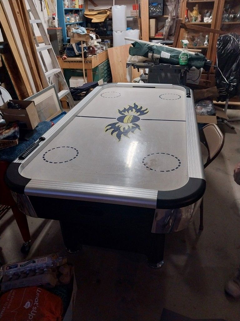 Air Hockey Table