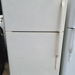 Precioso Refrigerador General Electric Listo Para Usar Súper Limpio Lo Tengo Conectado $200