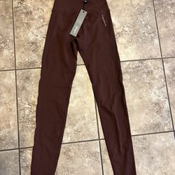 Women’s YOUNGLA new with tags leggings size small