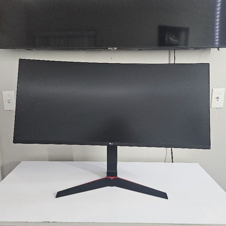 LG 34GL750-B UltraWide Gaming Monitor.