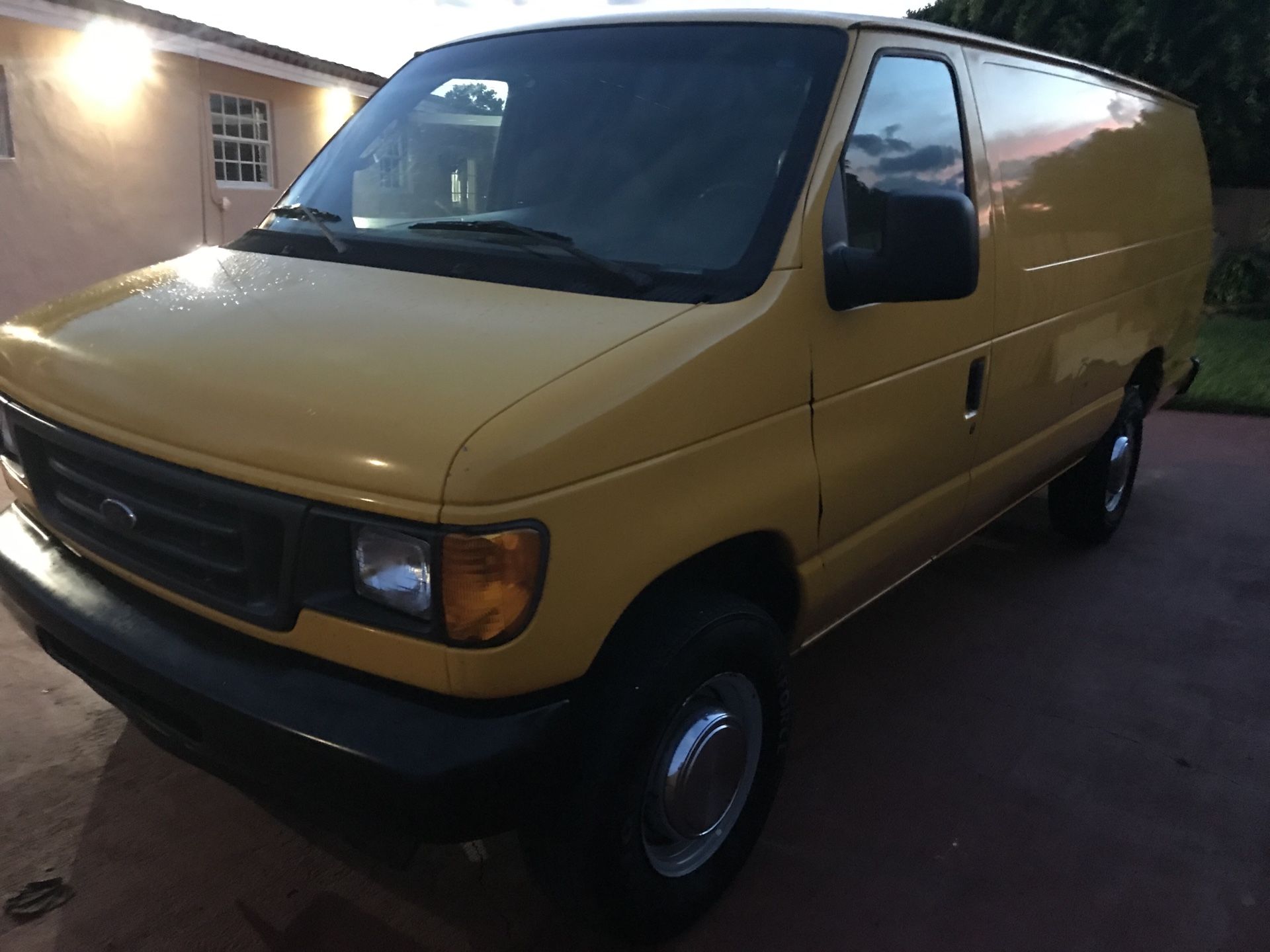 Ford Van 350