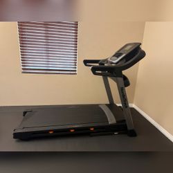 NordicTrack 7.5 S Folding Treadmill - Excellent - Rancho Cucamonga, CA