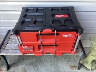 Milwaukee PACKOUT 22 in. 2-Drawer Tool Box.  Brand NEW.