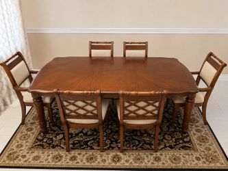 Ashley Furniture Dining Table Set – 6 Chairs – Excellent Condition