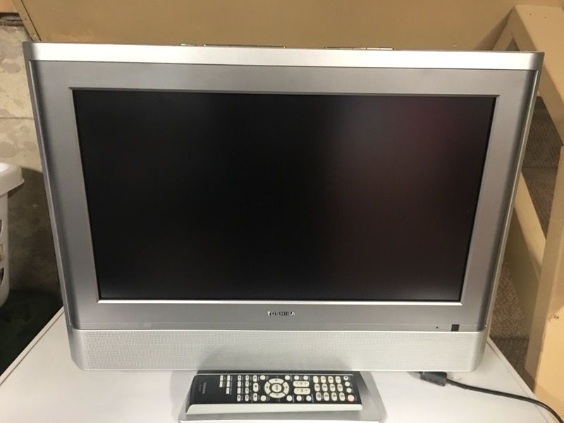 Toshiba 20HLV16 20 inch LCD HD Ready DVD Combo