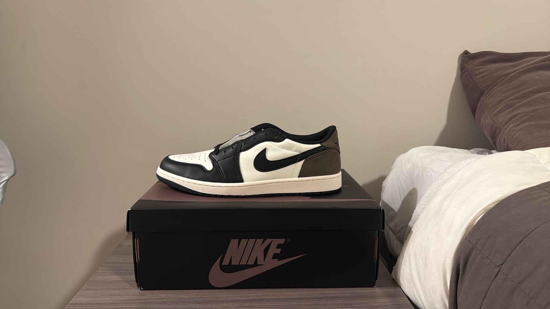 Air Jordan 1 Retro Low OG Mocha
