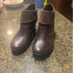New Women’s Size 7 Brown Leather Bella Vita Boot 