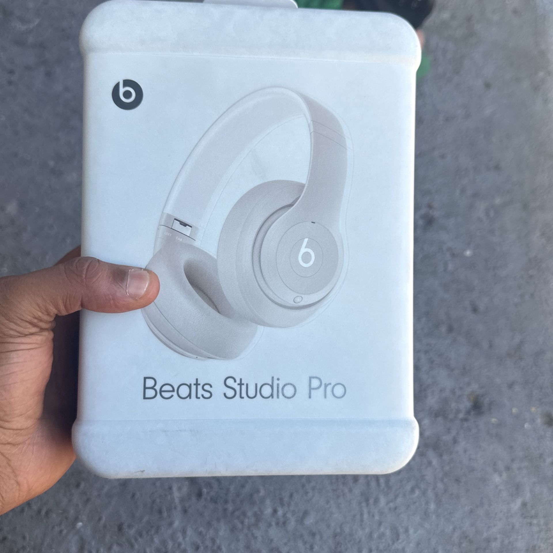Beats Studio Pro