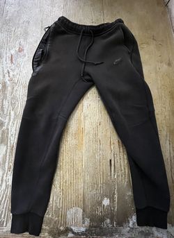 Nike Tech Black Sweatpants