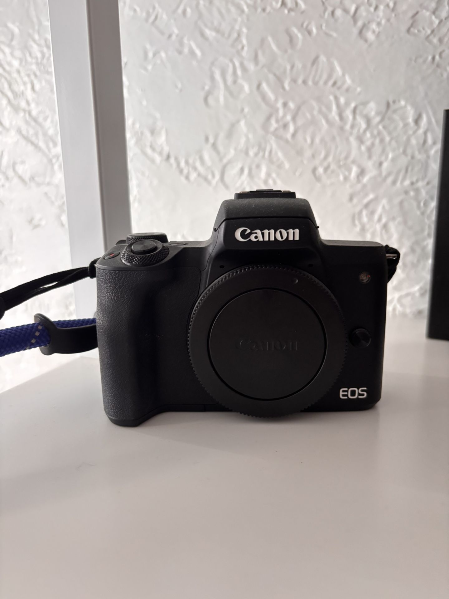 Canon EOS Mirrorless M50 w/ 15-45mm Lens