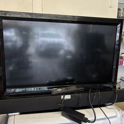 Vizio 31’ Tv With Remote And Vizio Speaker Bar