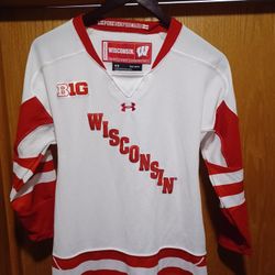 Under Armour Badgers Hockey Jersey
Youth Large
